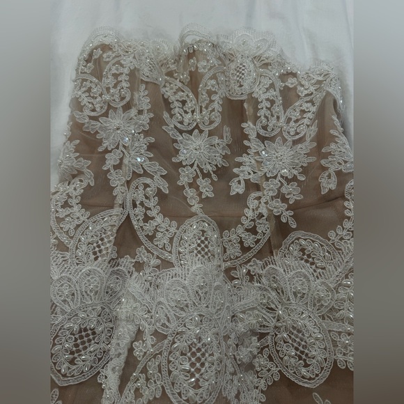 Bronx and Banco Maraya Lace Dress - Picture 12 of 15